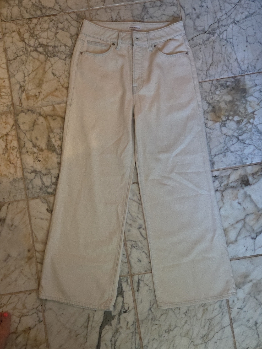 Good American Wide-Leg Jeans in Cream